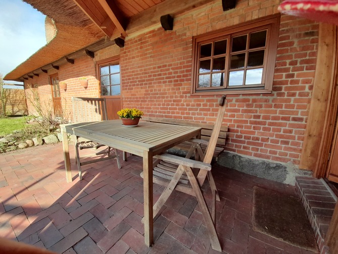 Ferienwohnung in Ölendorf - Reetdach-Kate Ost - Terrasse