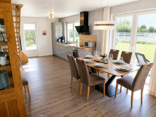 Ferienhaus in Fehmarn OT Staberdorf - Reetdachhaus 3, inkl. 2 Parkpl&auml;tze - Bild 2