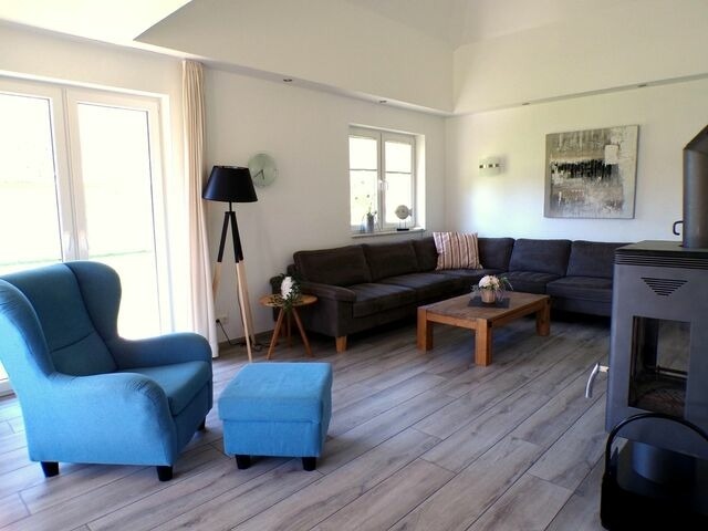 Ferienhaus in Fehmarn OT Staberdorf - Reetdachhaus 3, inkl. 2 Parkpl&auml;tze - Bild 4