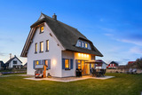 Ferienhaus in Dranske - Rügenzauber Reetdachhaus mit Sauna u. Kamin | Strandnähe | Garten - Bild 1
