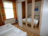 Ferienwohnung in Sellin - Sonnige Ferienwohnung -100qm - im 1. Obergeschoss der Villa Walhall in einem parkähnlichen Garten - Bild 9