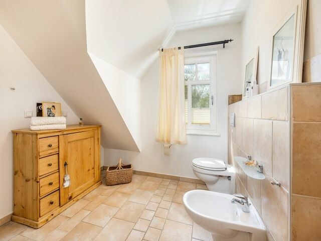 Ferienhaus in Garz - Familienferienhaus R&uuml;genbrise - Gemeinsames Urlauben mit Steg auf R&uuml;gen - Bild 18